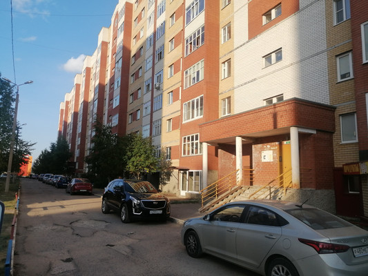 Снять  помещение свободного назначения