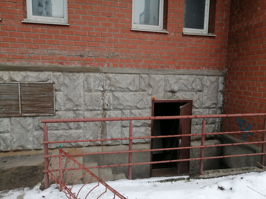 Снять  помещение свободного назначения